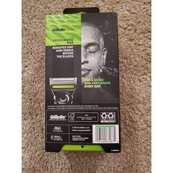 Gillette Mens Razor with Exfoliating Bar by GilletteLabs, Shaving Kit for Men, - Picture 2 of 3